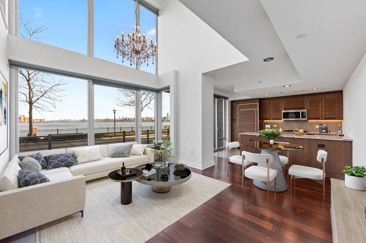 Luxurious Waterfront Townhouse with Stunning NYC Views FOR RENT