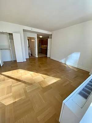 UPPER WEST SIDE STUDIO IN AMENITY FILLED LUXURY BUILDING