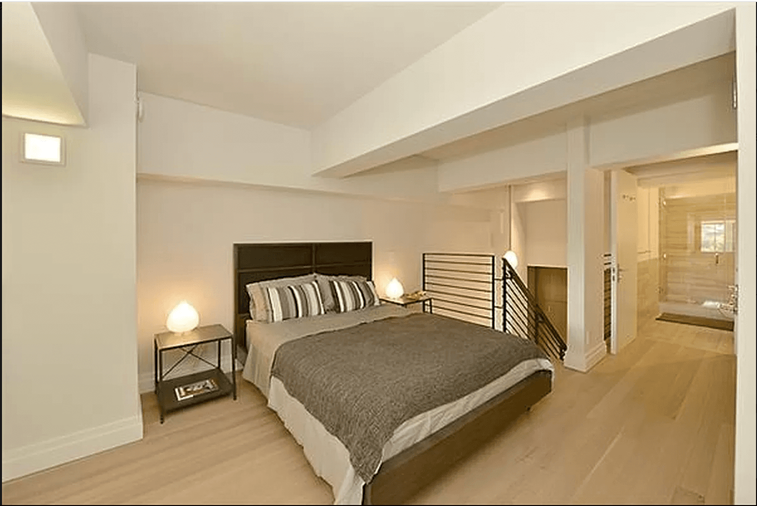 421 Hudson Street #305
