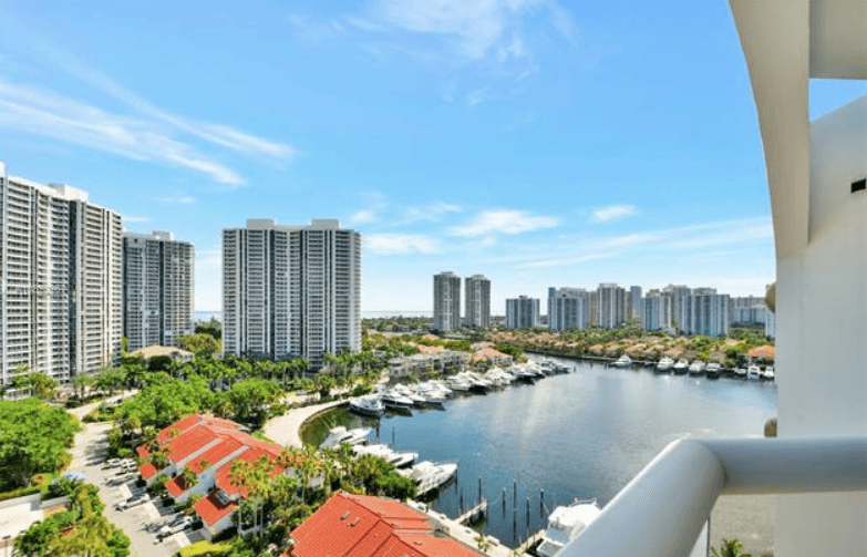 Stunning Condo with Bay Views