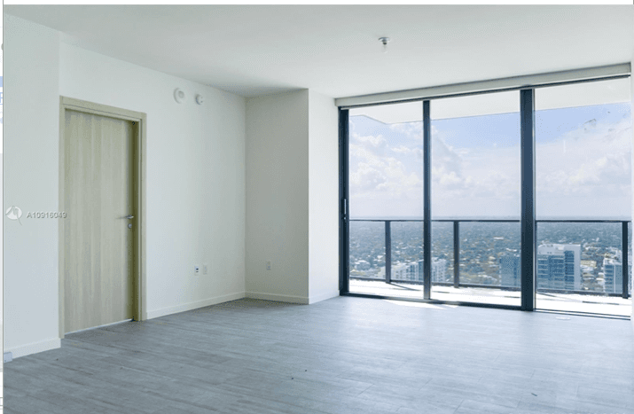 Luxury Condo Building in the Heart of Miami/ Brickell