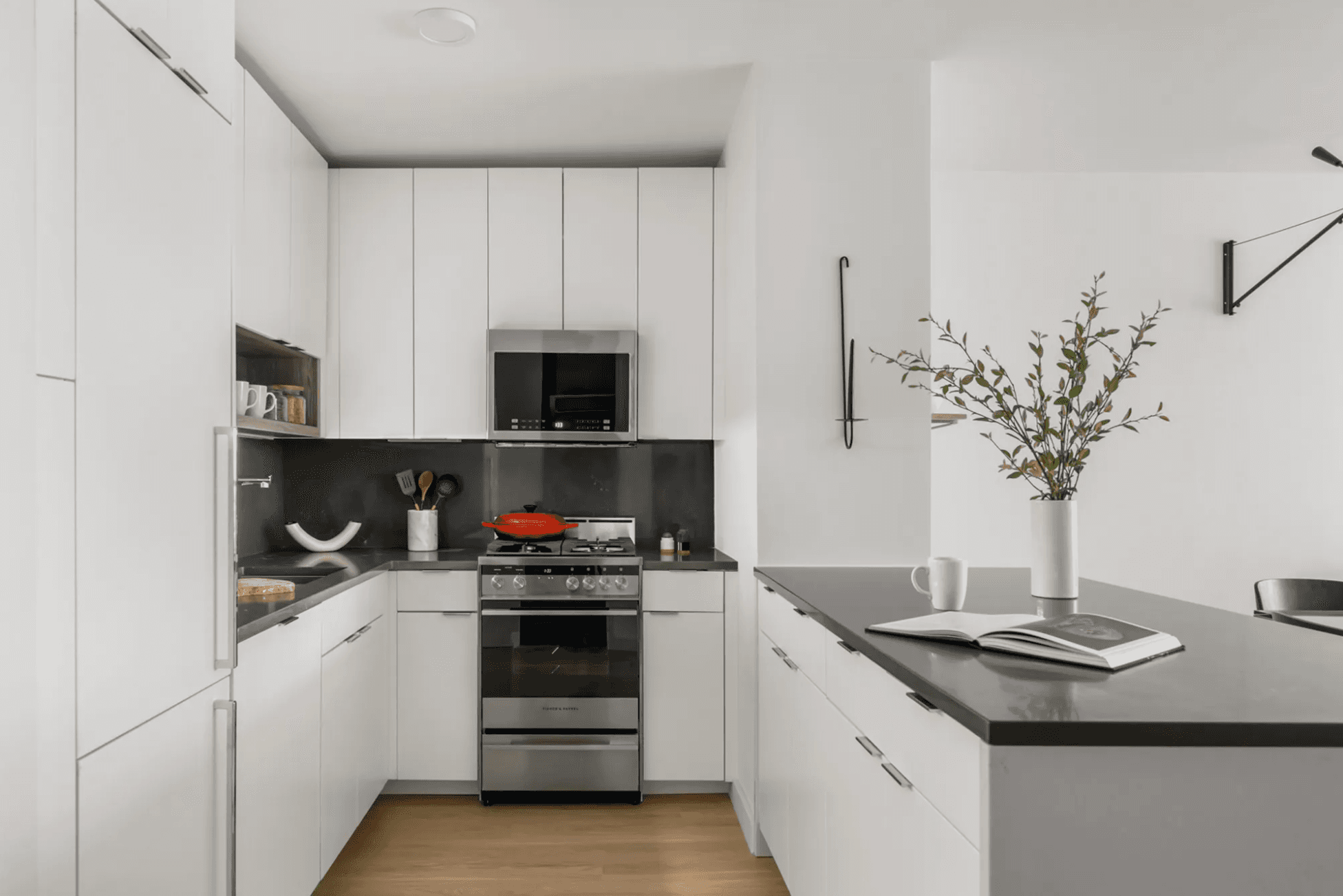 2 Bed/ 2 Bath Apartment in Midtown South
