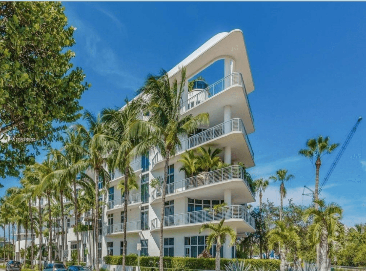 South Beach Miami |  1bed/1.5 bad | Moderm loft style | 962 SF