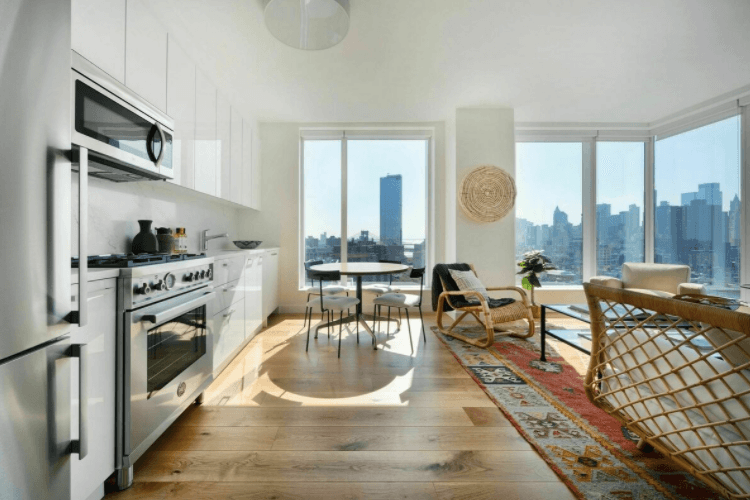 Sun Drenched 2BR/1BA, W/D in Unit, No Fee