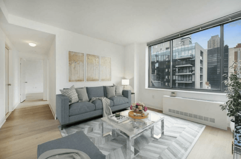 Beautiful Corner 2BR/2BA Apartment, no fee!
