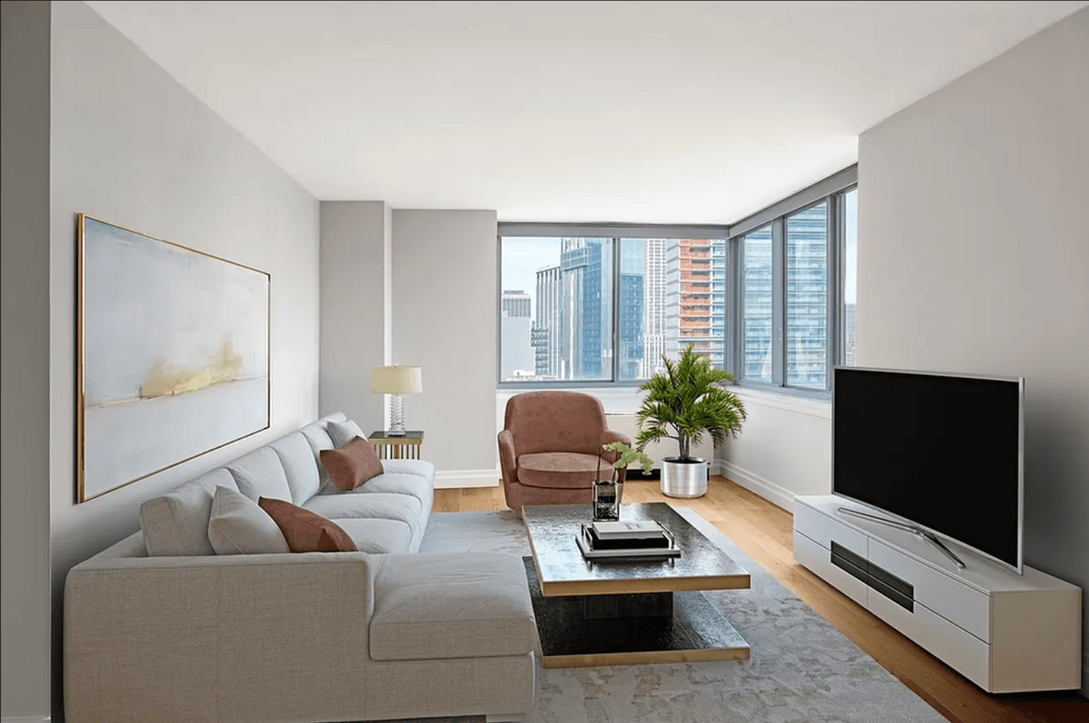 Stunning 1 Bed/1 Bath Luxury Chelsea Apartment, Newly Renovated W/ Abundance of Amenities