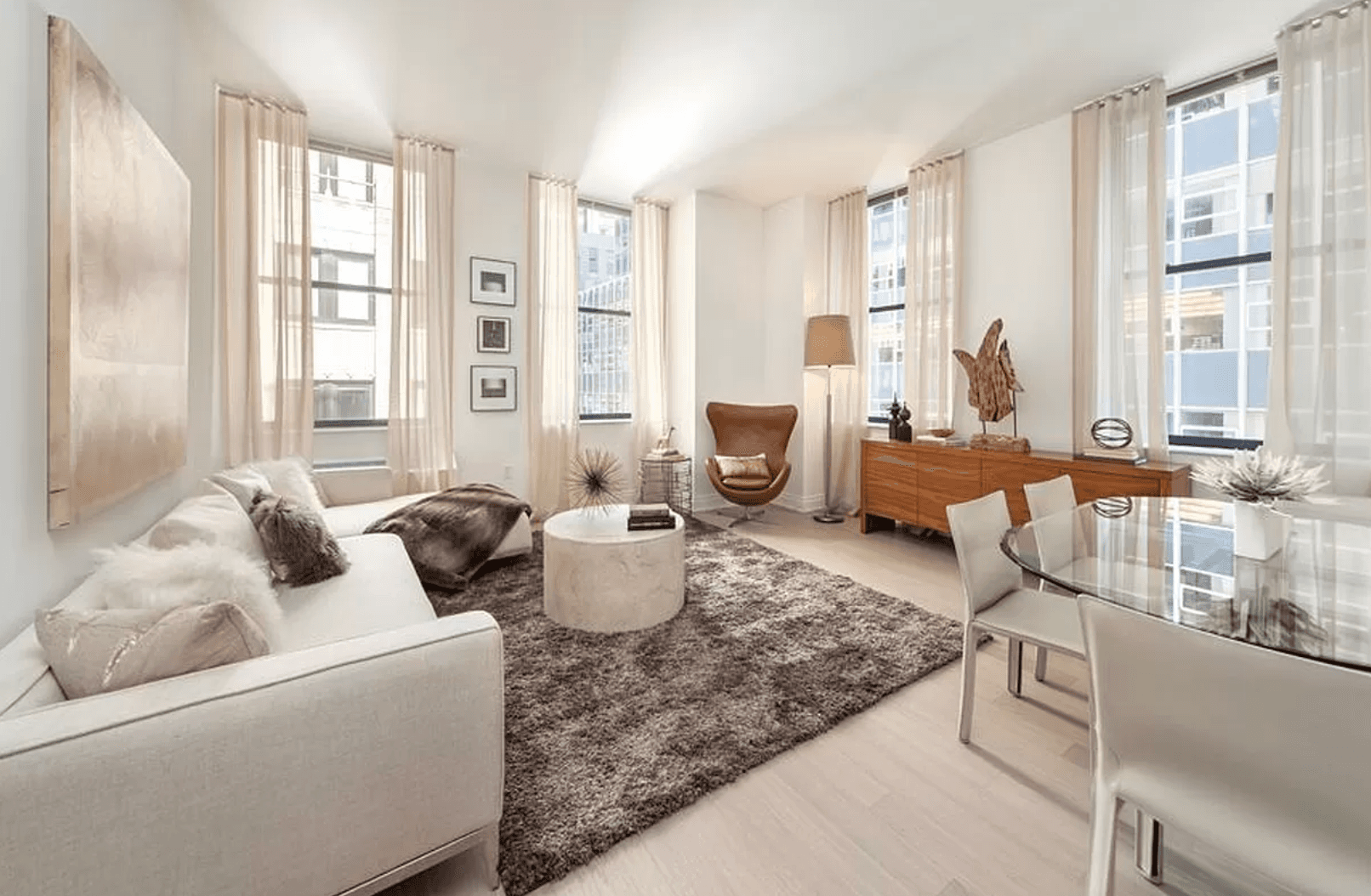 1 Bedroom/ 1 Bathroom Apartment in Luxury Financial District Building