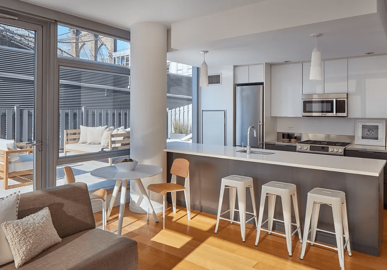 Dumbo 1Br/1Ba Bridge Views with Floor-to-Ceiling Windows and Terrace, w/d in unit