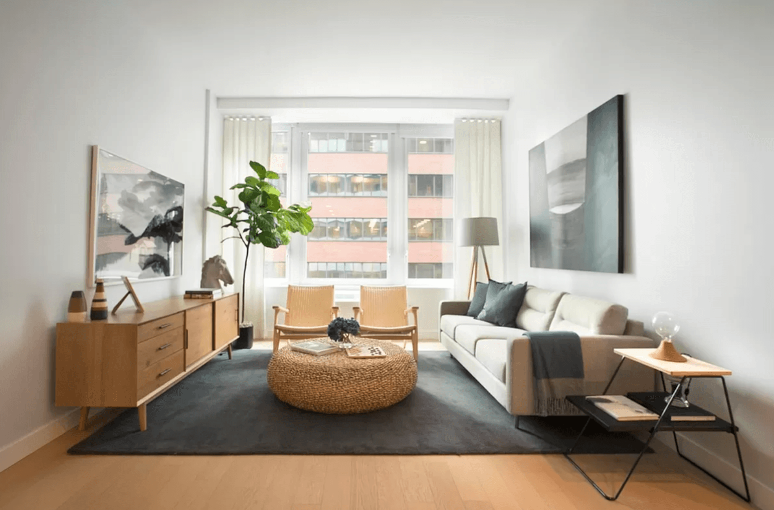 Gorgeous 1 Bedroom Apartment in Luxury Fidi Building