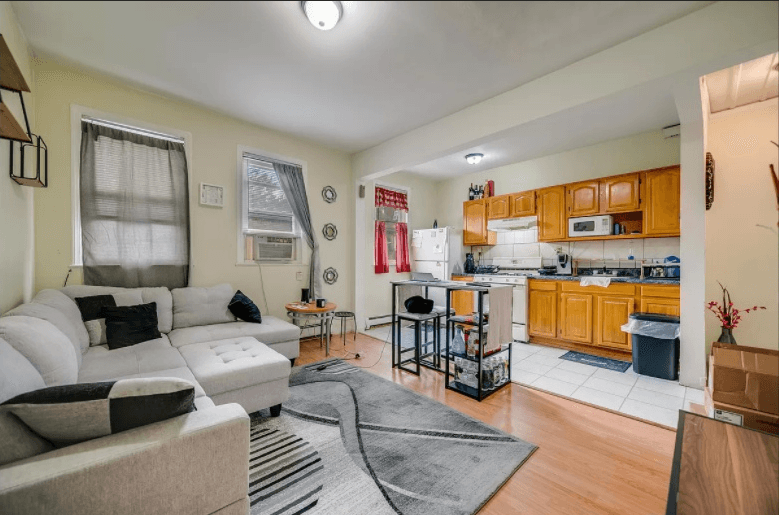 2 Bedroom Apartment located in Journal Square Area, Jersey City.