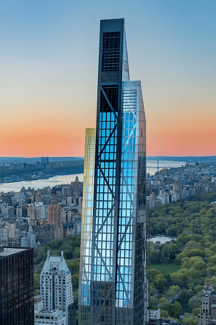 【NO FEE/Live above MoMA】This elegant sizable 1 bedroom boasts stunning interior features in a prime Midtown location.