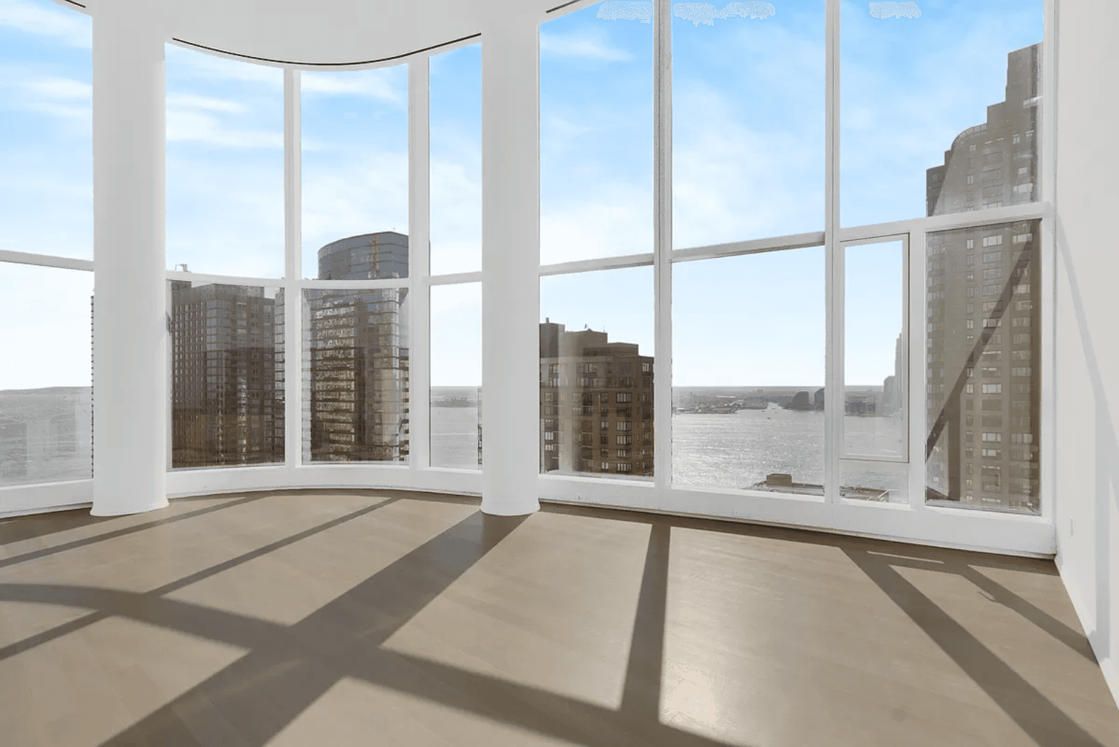 Designer 2 Bed 2.5 Bath in Financial District's Most Premier Building