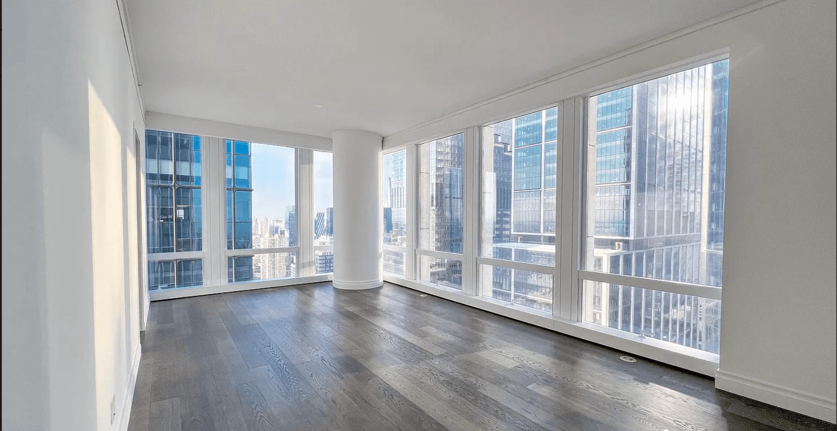 High Floor Corner Luxury Loft with Panoramic Views and 5 Star Amenities