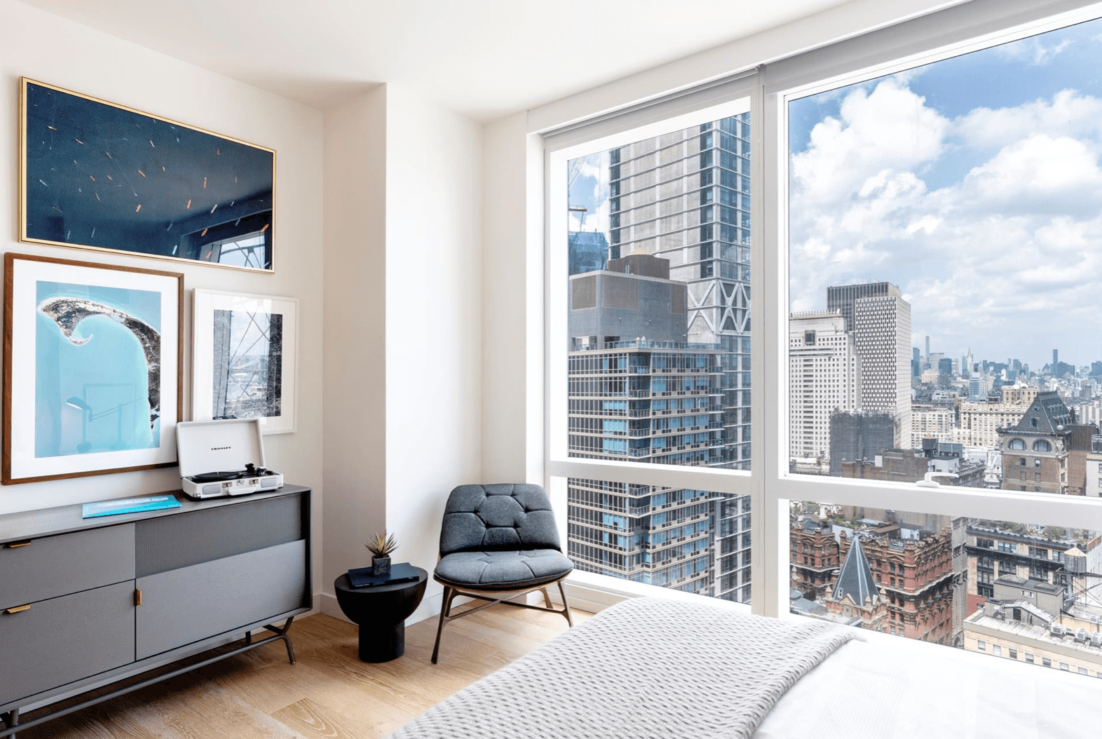 Stunning FiDi Studio