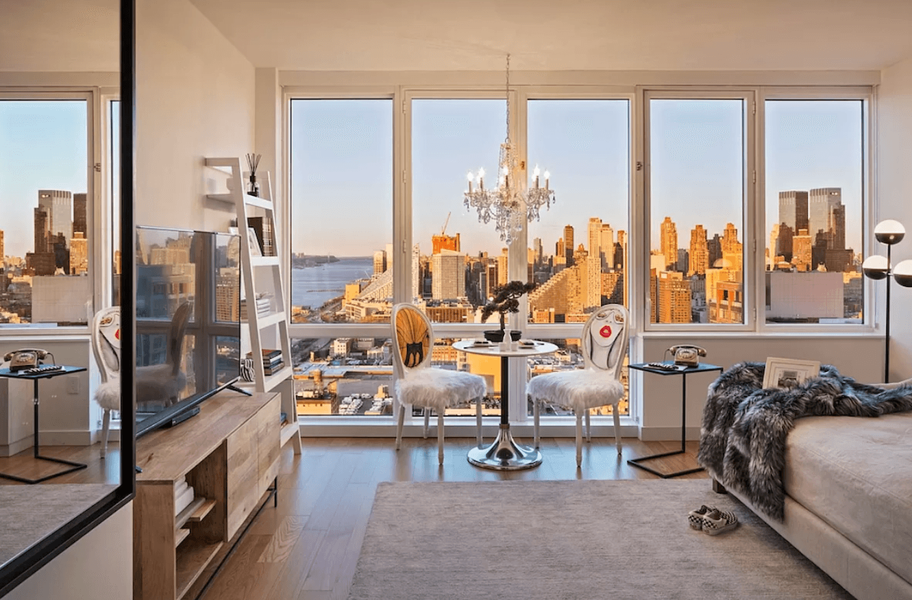 STUNNING STUDIO WITH CITY VIEWS IN LUXURY HELL'S KITCHEN BUILDING, W/D IN UNIT