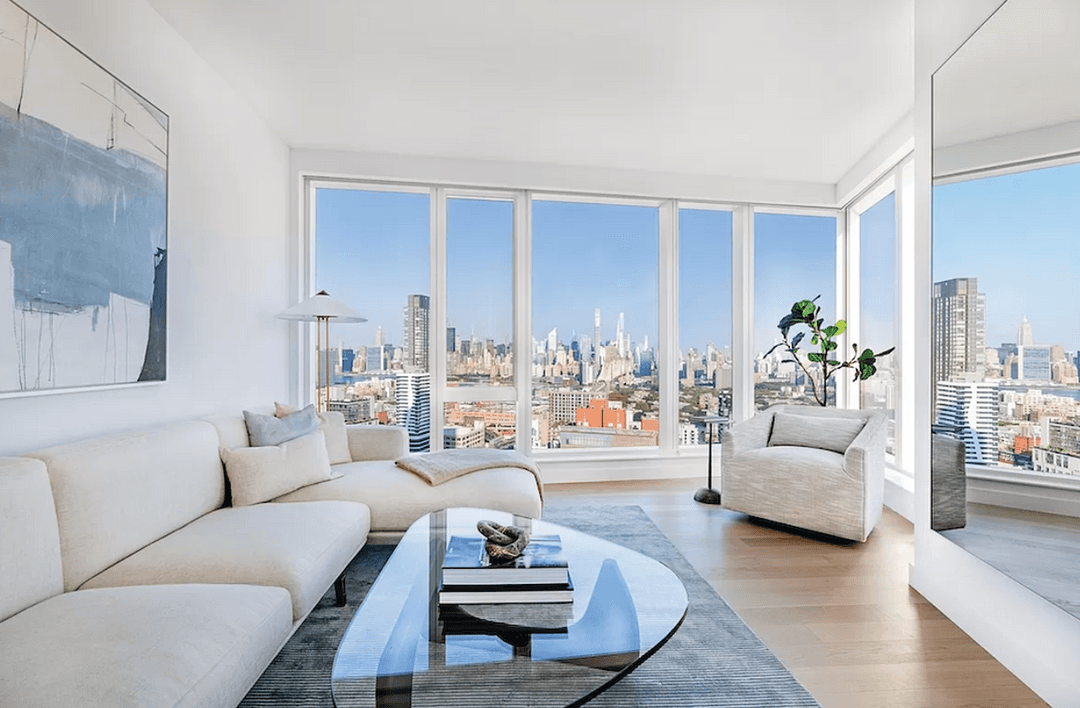 MANSION IN THE SKY, ENJOY MAGNIFICENT NYC VIEWS FROM THIS LUXURY 2BR/2BA  LONG ISLAND CITY BUILDING
