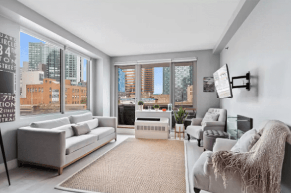 Amazing opportunity! Large 713sf 1 bed plus balcony in LIC!