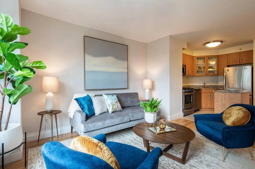 Large 1BR Luxury Chelsea Apt