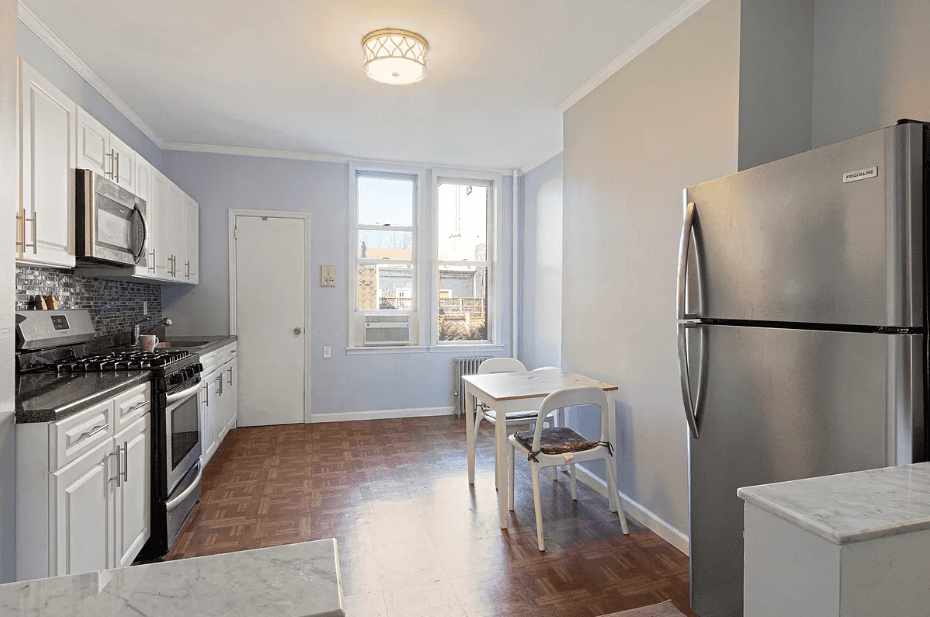 NO FEE! ONE BED WITH HOME OFFICE IN LIC
