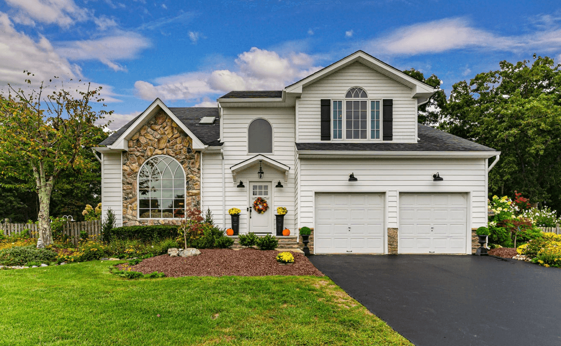 24 Silverbrooke Cir, Howell NJ