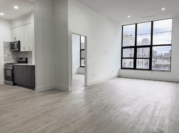 EXPANSIVE 1 BED/1 BATH FULL SERVICE LUXURY RENTAL IN HUNTERS POINT/LIC WATERFRONT NEIGHBORHOOD SECTION!