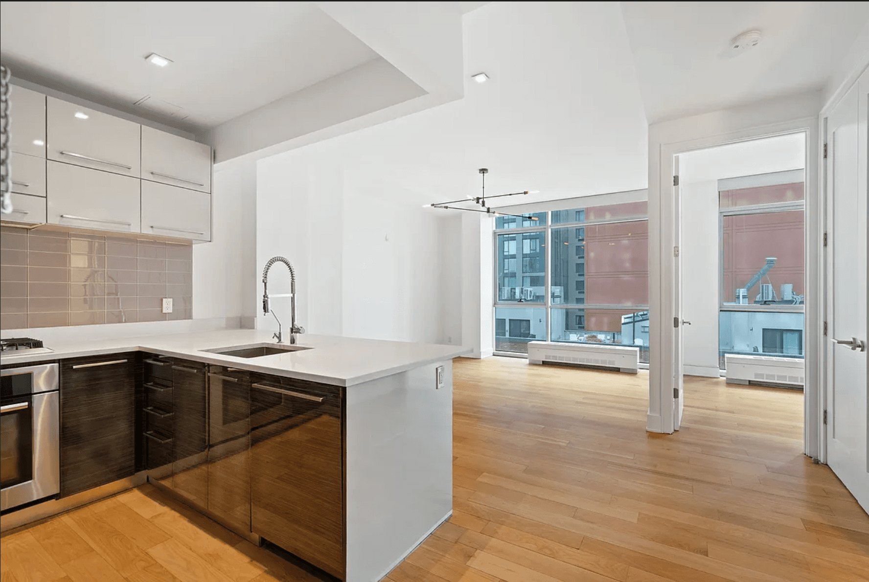 Vere Condominium - South West facing 1 Bedroom in Court Square LIC