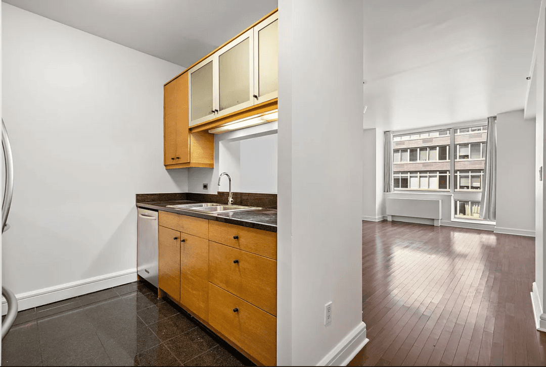 120 Riverside 1BR