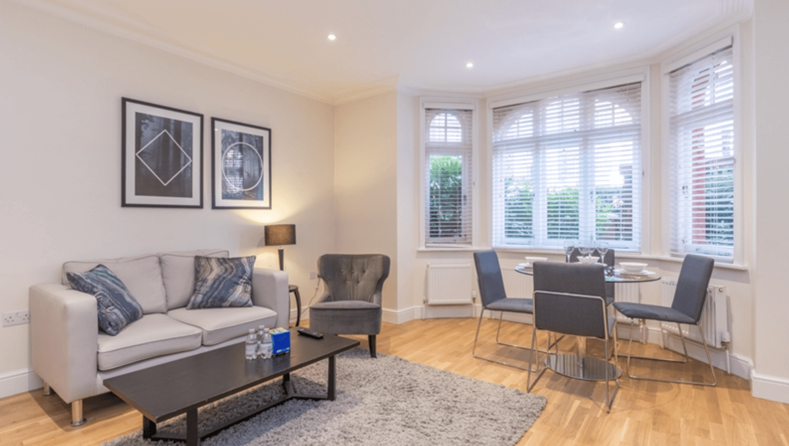 Beautiful 2 Bedroom 2 bathroom apartment Ravenscourt Park