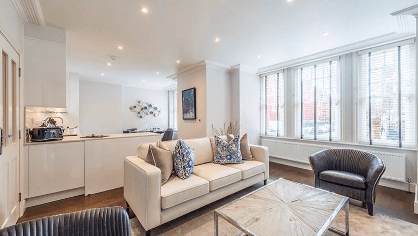 Three bedroom three bathroom apartment Ravenscourt Park