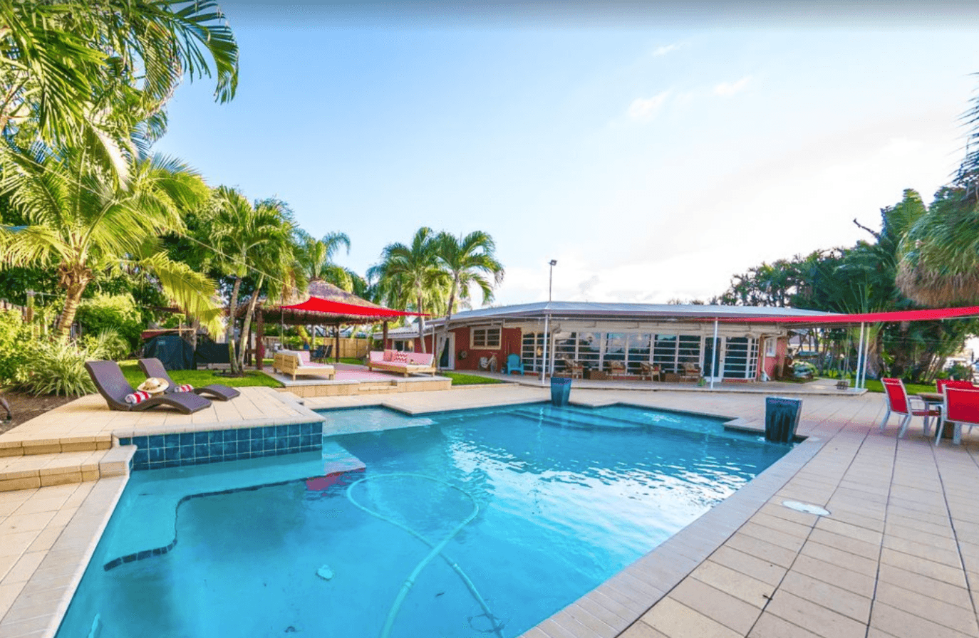 2700SF Canal Waterfront 5BR/4BA Heated Pool Tiki Huts Pompano Beach