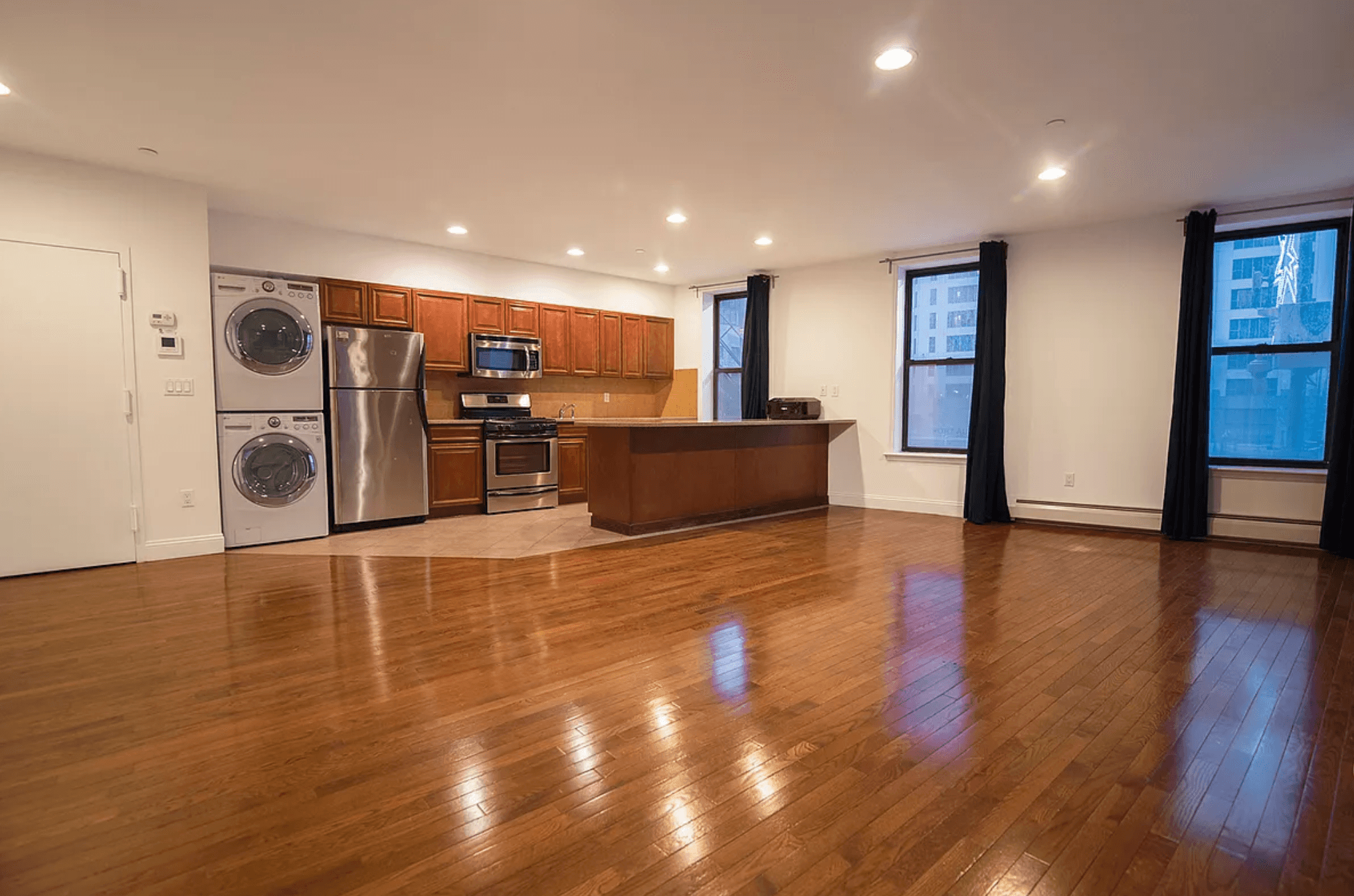 Spacious Fidi One Bedroom Apartment
