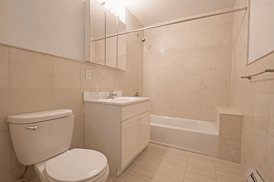 Spacious Fidi One Bedroom Apartment