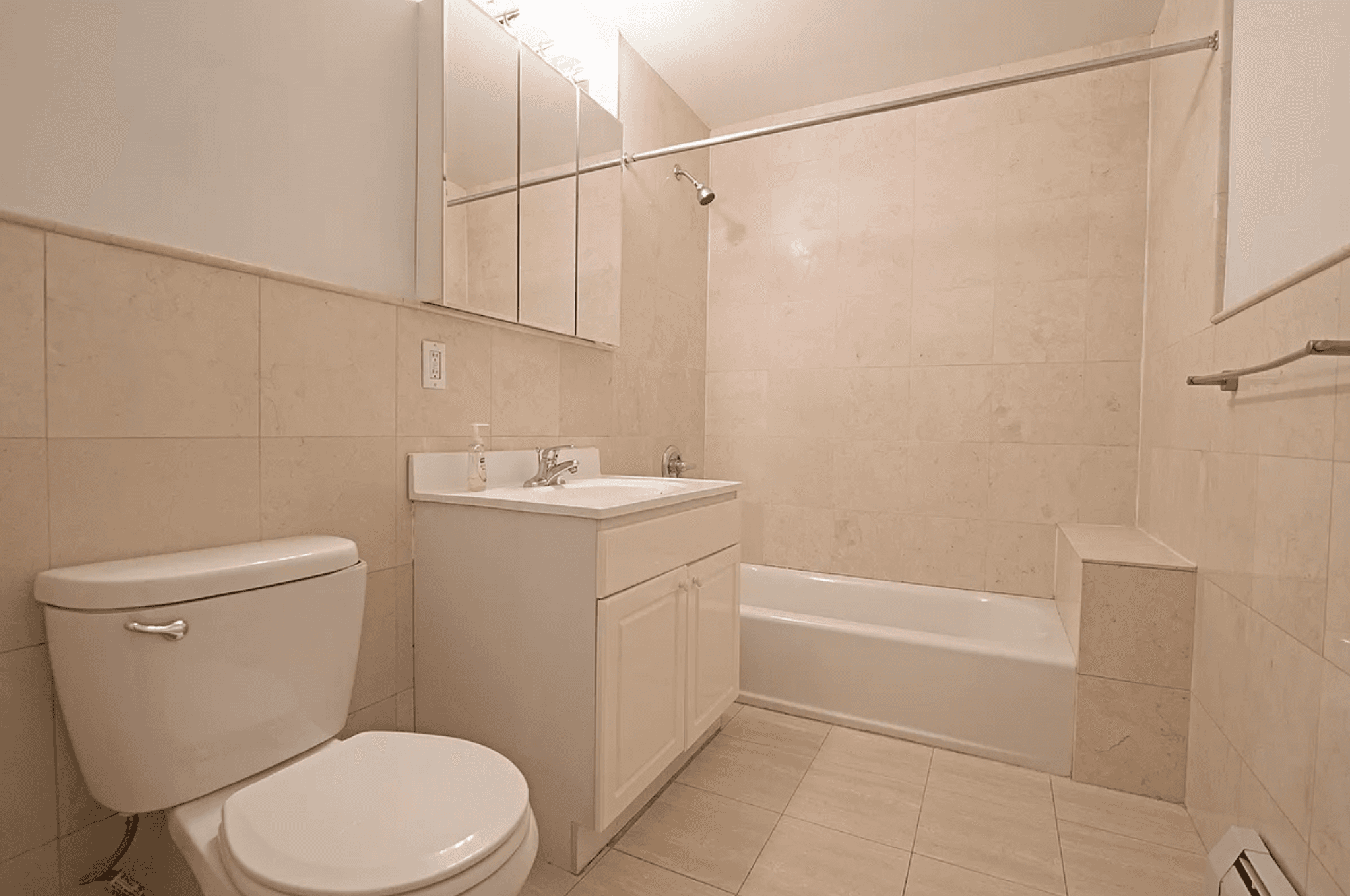 Spacious Fidi One Bedroom Apartment