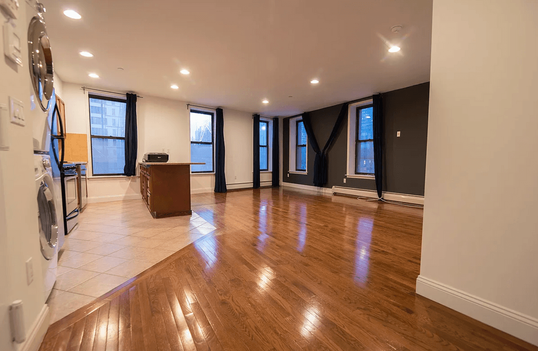 Spacious Fidi One Bedroom Apartment