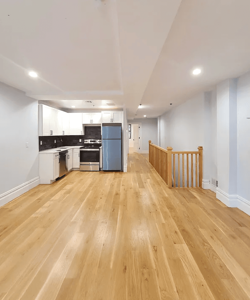LUXURY DUPLEX W/ PRIVATE BACKYARD