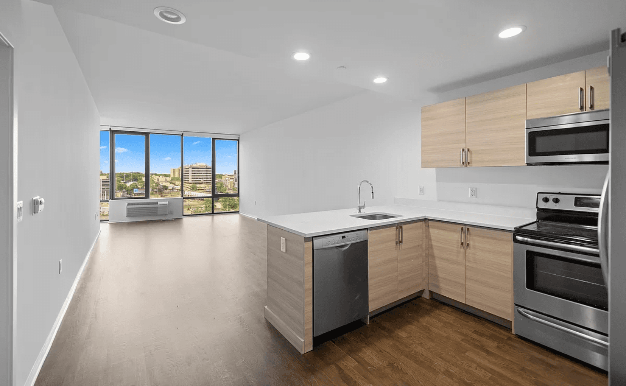 Residence 1122 Now Available at Hudson Lights Fort Lee New Jersey!  2 Months Free on an 18 Month Lease.  On Site Parking, Shuttle to NYC 178th Subway Station, Pool, Fitness Center