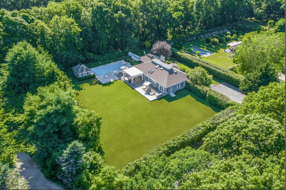 Sagaponack 4BD/4BA. 1.2mi to beach w/ Pool House