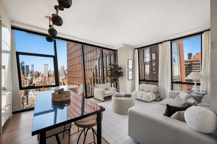 2 Beds/2 Baths in Luxury Amenity Filled Murray Hill Building, W/D in Unit!!