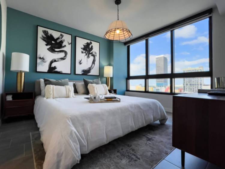 Vibrant Downtown Two Bed/Two Bath Residence Contemporary Charm & Everything Your Need