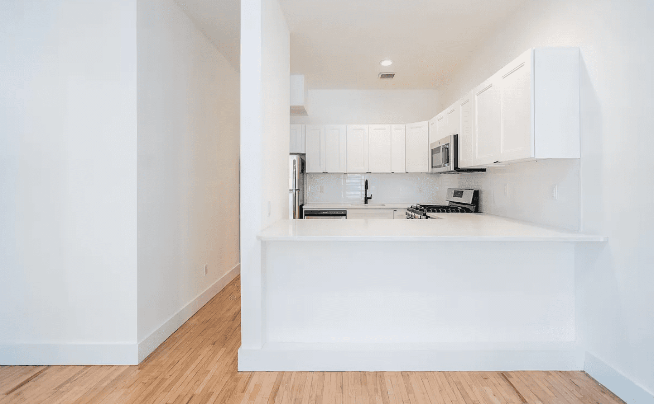 Brand New Renovation One Bedroom Apartment located at 1200 Washington Street!  Elevator Building, Washer/Dryer In Unit.