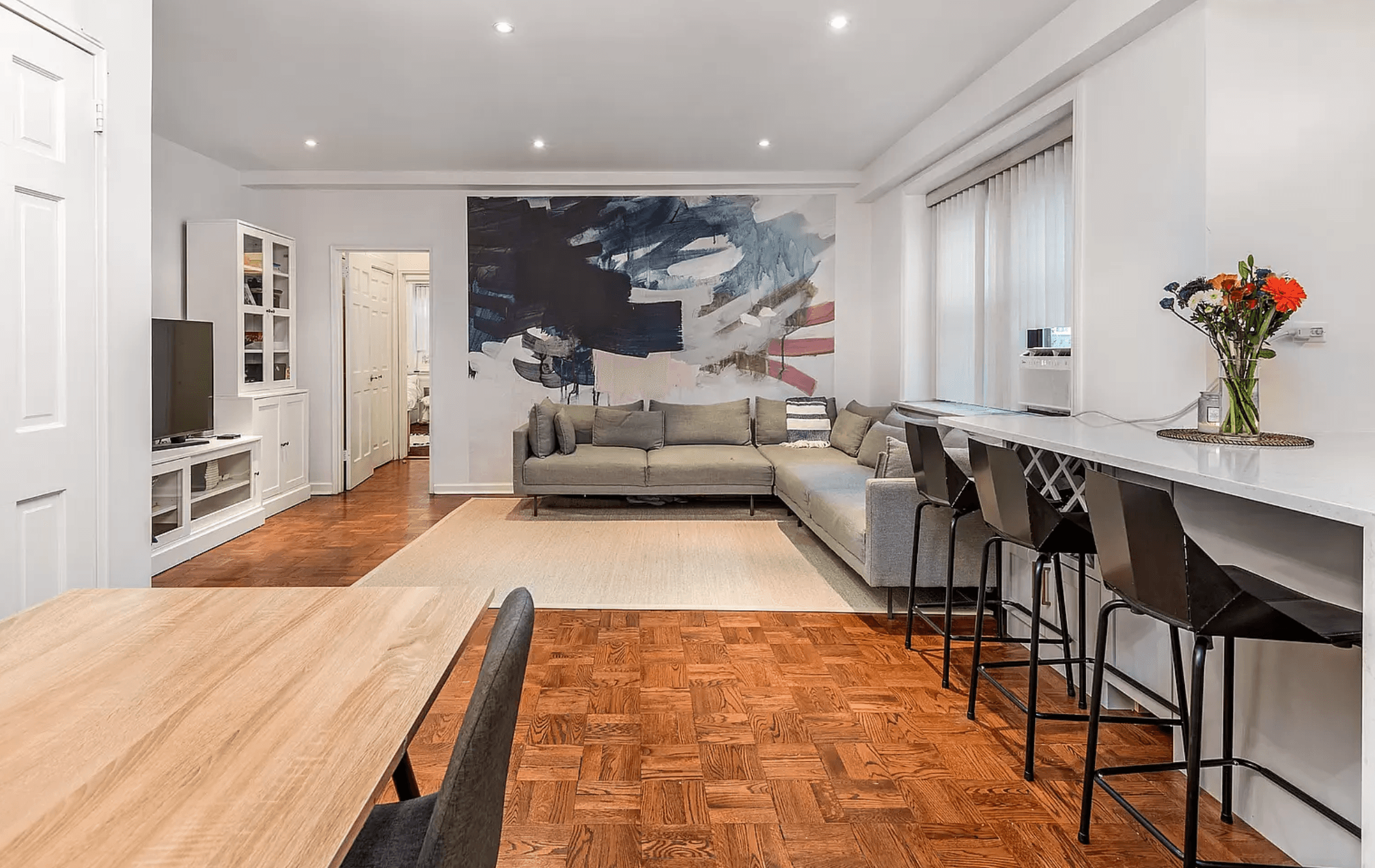 Cozy Two Bedroom Apartment