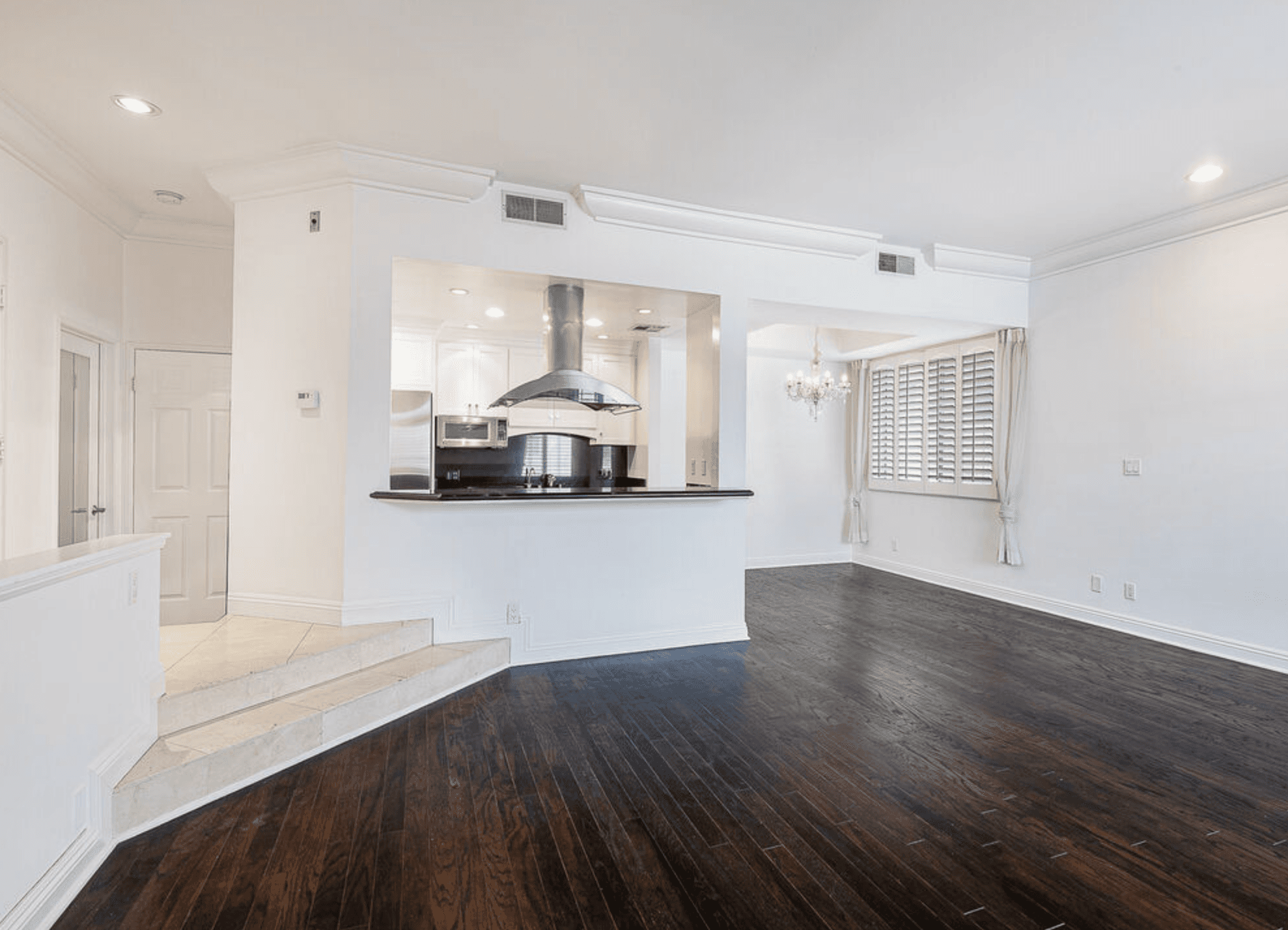 Dual Floor Beverly Hills 1 Bed Condo