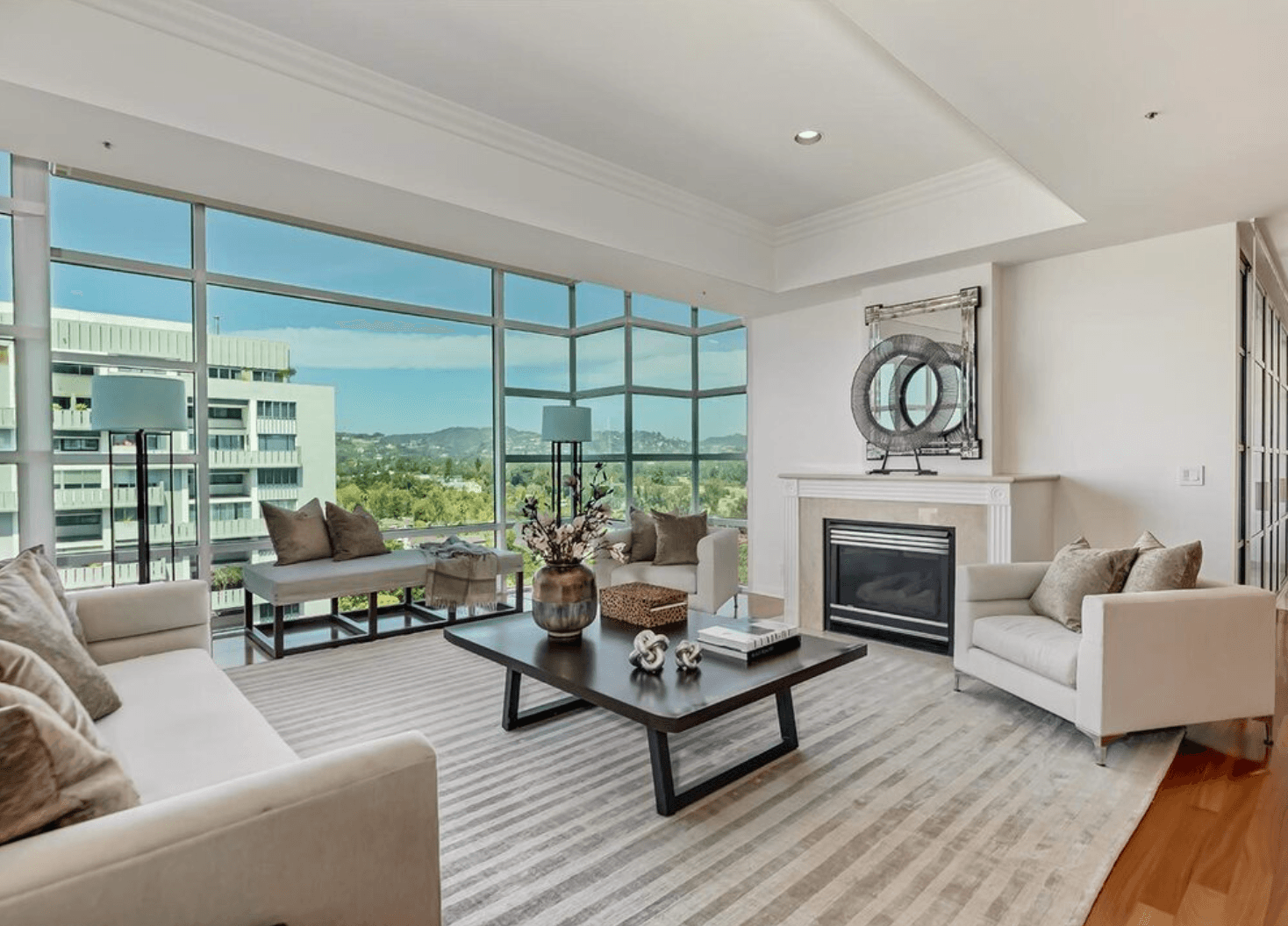 Wilshire Corridor, Luxury Full Service 3 Bed Condo