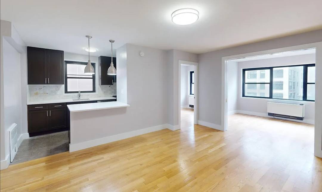4 Bed2 Bath  in Midtown East Building