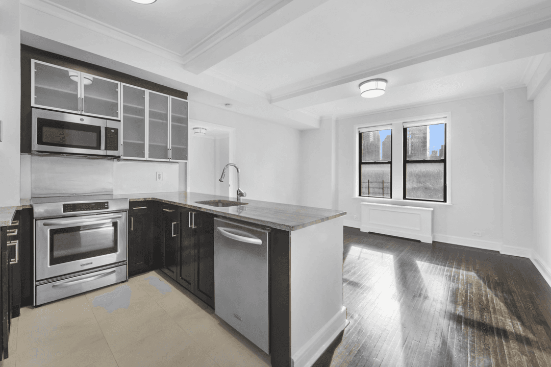 2 Beds, 2 Baths, Amenity Filled Upper West Side Building/W/D in Unit