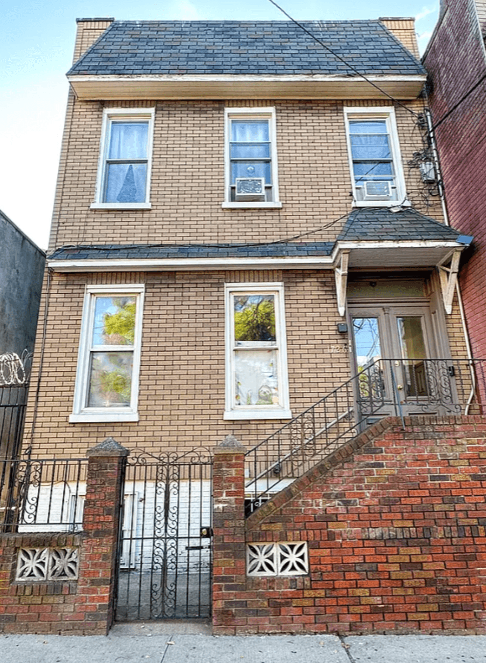 2 family house in Ridgewood