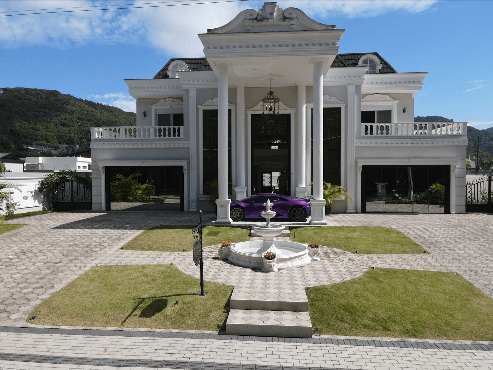 Exclusive Luxury Home in Chácara Flora Condominium – Itapema/SC