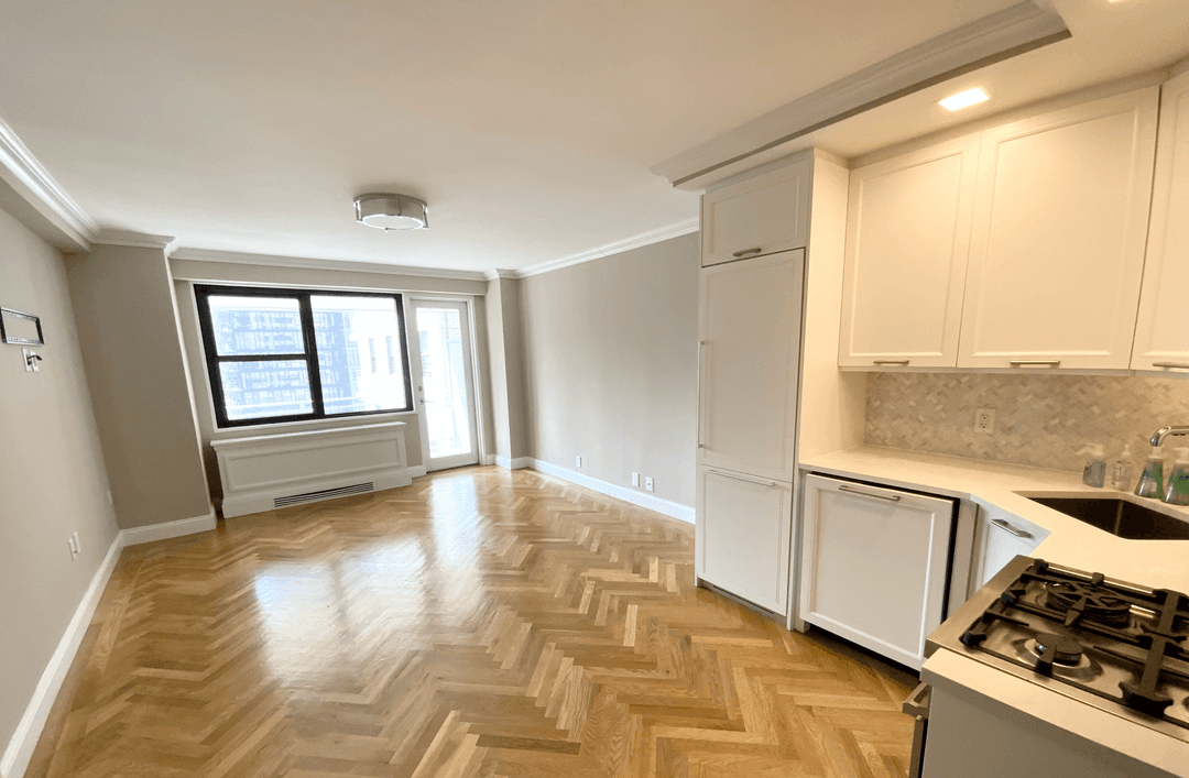 Renovated UES 1BR with Washer/Dryer