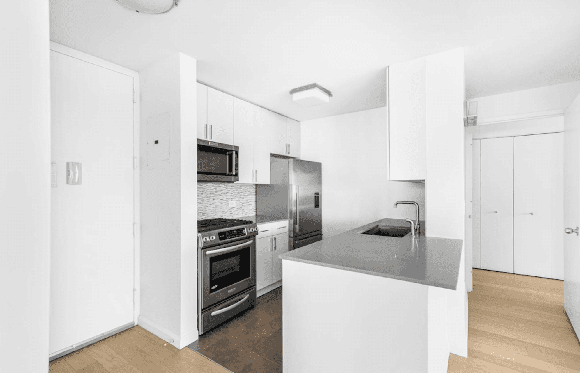 2 bed / 2 bath Penthouse with W/D in Full-Service Union Square Building