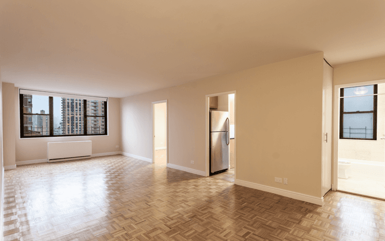 Bright and Spacious 2 Bed / 1 Bath in Upper East Side Amenity Building
